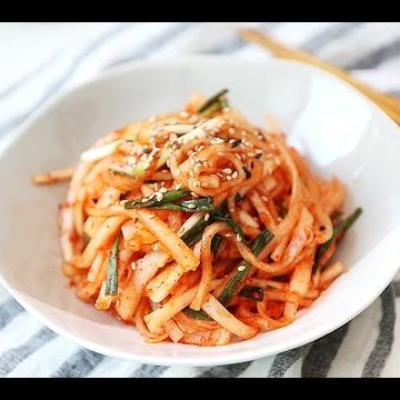 무우생채 Seasoned sliced radish